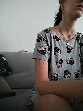 Snapshot of LauraBaby chatting on October 2025 12:04:01 PM LauraBaby online show from October 2025 12:04:01 PM