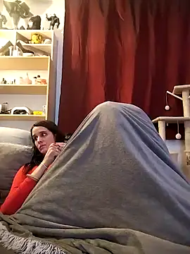 Snapshot of LauraBaby chatting on October 2025 07:29:02 PM LauraBaby online show from October 2025 07:29:02 PM