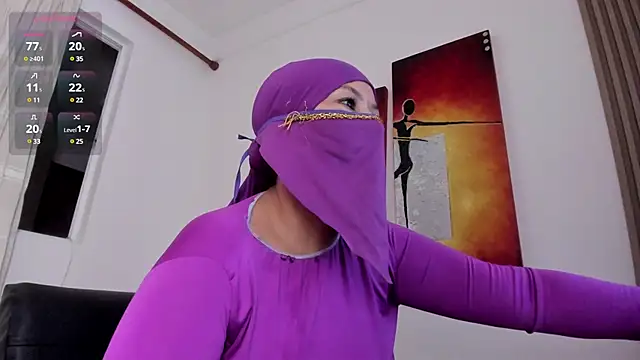 Snapshot of Amina_hafsa chatting on February 2025 09:43:02 PM Amina hafsa online show from February 2025 09:43:02 PM