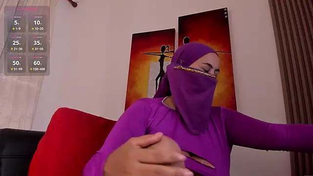 Snapshot of Amina_hafsa chatting on February 2025 08:24:01 PM Amina hafsa online show from February 2025 08:24:01 PM