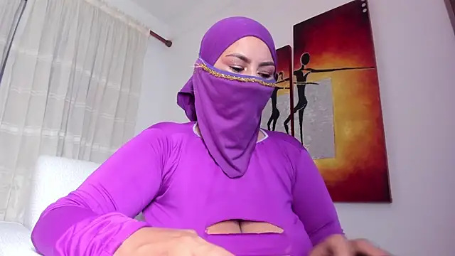 Snapshot of Amina_hafsa chatting on February 2025 08:22:02 PM Amina hafsa online show from February 2025 08:22:02 PM