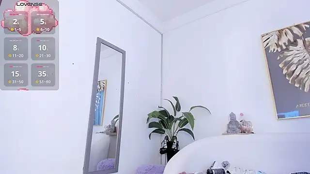 Snapshot of Amina_hafsa chatting on October 2025 07:37:01 PM Amina hafsa online show from October 2025 07:37:01 PM