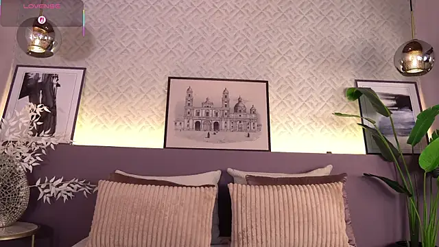 Snapshot of ElleDiane chatting on March 2026 10:37:02 PM ElleDiane online show from March 2026 10:37:02 PM