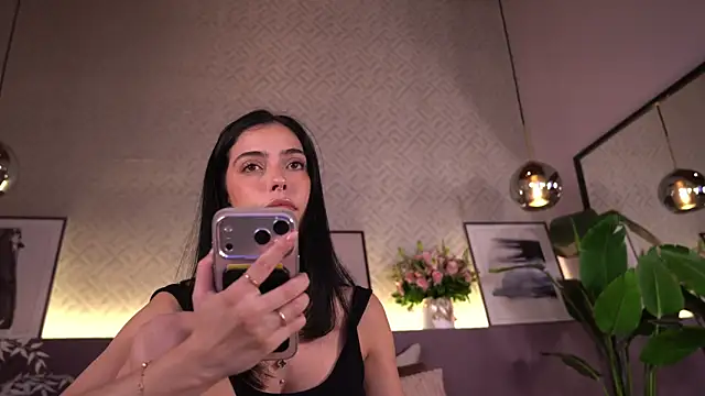 ElleDiane online show from July 2026 01:01:01 AM