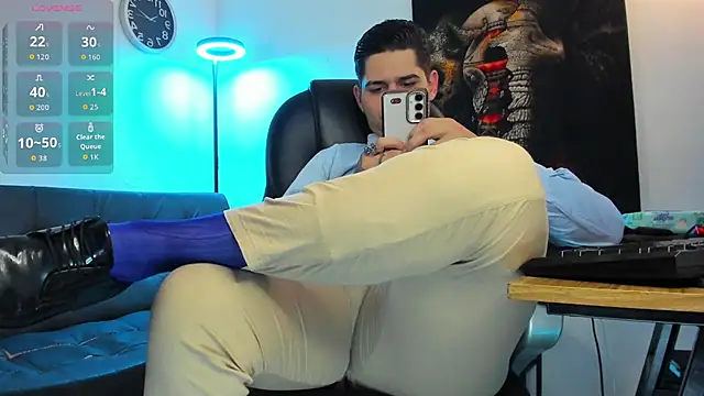 Snapshot of Nicolas_Fellener chatting on March 2026 03:33:01 AM Nicolas Fellener online show from March 2026 03:33:01 AM