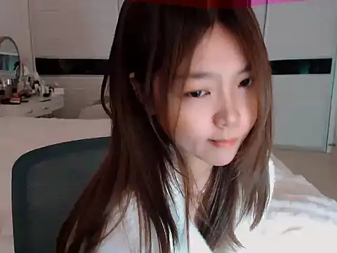 Snapshot of -Lucky_Girl chatting on December 2024 03:17:02 AM -Lucky Girl online show from December 2024 03:17:02 AM
