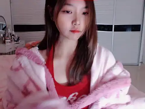 Snapshot of -Lucky_Girl chatting on December 2024 01:15:02 AM -Lucky Girl online show from December 2024 01:15:02 AM