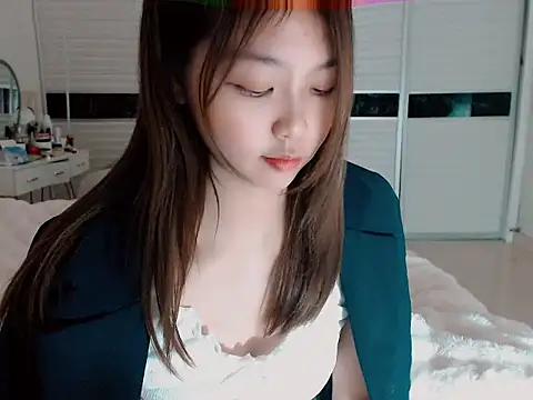 Snapshot of -Lucky_Girl chatting on December 2024 11:43:02 AM -Lucky Girl online show from December 2024 11:43:02 AM