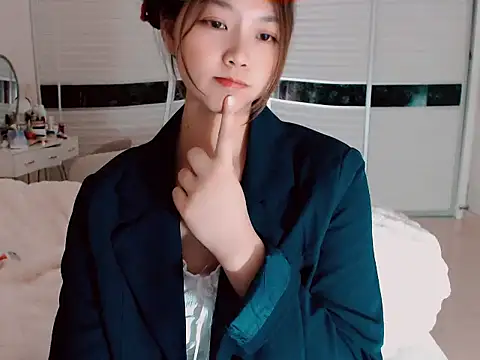 Snapshot of -Lucky_Girl chatting on December 2024 02:48:02 PM -Lucky Girl online show from December 2024 02:48:02 PM