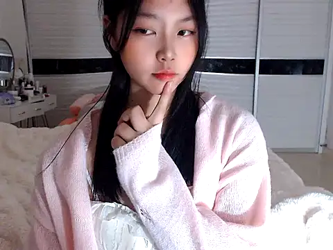 Snapshot of -Lucky_Girl chatting on December 2024 11:50:02 AM -Lucky Girl online show from December 2024 11:50:02 AM
