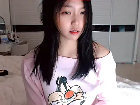Snapshot of -Lucky_Girl chatting on January 2025 12:24:02 PM -Lucky Girl online show from January 2025 12:24:02 PM