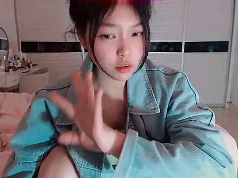 Snapshot of -Lucky_Girl chatting on January 2025 05:02:02 AM -Lucky Girl online show from January 2025 05:02:02 AM
