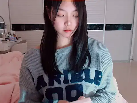 Snapshot of -Lucky_Girl chatting on January 2025 02:35:02 AM -Lucky Girl online show from January 2025 02:35:02 AM
