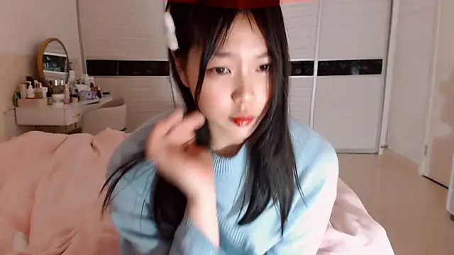 Snapshot of -Lucky_Girl chatting on January 2025 02:23:02 PM -Lucky Girl online show from January 2025 02:23:02 PM