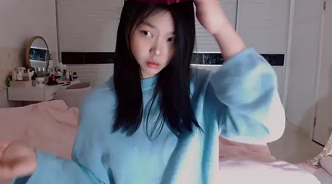 Snapshot of -Lucky_Girl chatting on January 2025 11:13:02 PM -Lucky Girl online show from January 2025 11:13:02 PM