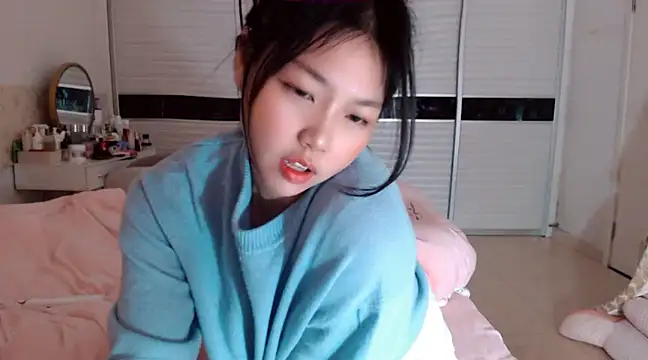 Snapshot of -Lucky_Girl chatting on January 2025 02:14:01 AM -Lucky Girl online show from January 2025 02:14:01 AM