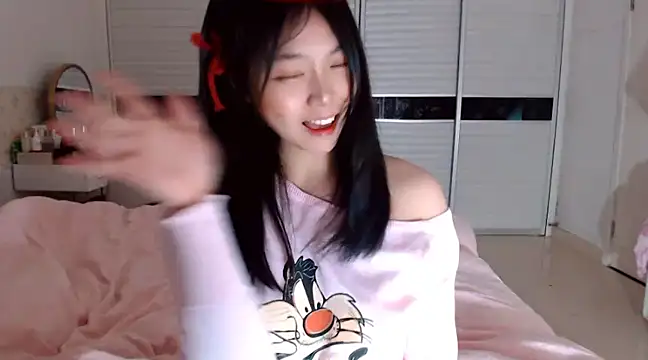 Snapshot of -Lucky_Girl chatting on January 2025 11:19:02 AM -Lucky Girl online show from January 2025 11:19:02 AM