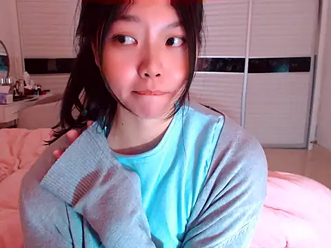 Snapshot of -Lucky_Girl chatting on January 2025 06:07:01 AM -Lucky Girl online show from January 2025 06:07:01 AM
