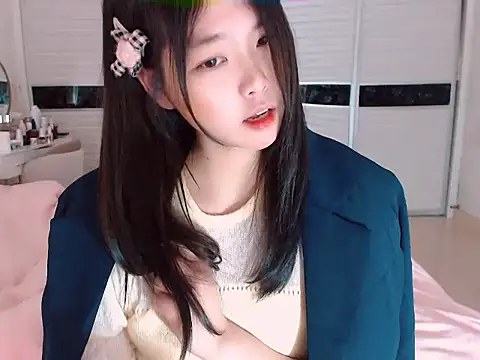 Snapshot of -Lucky_Girl chatting on February 2025 01:41:02 PM -Lucky Girl online show from February 2025 01:41:02 PM