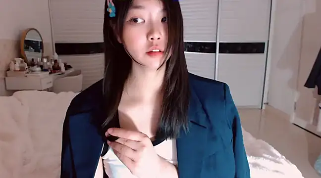 Snapshot of -Lucky_Girl chatting on February 2025 02:40:01 PM -Lucky Girl online show from February 2025 02:40:01 PM
