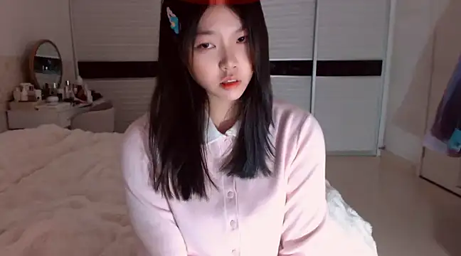 Snapshot of -Lucky_Girl chatting on February 2025 11:46:02 PM -Lucky Girl online show from February 2025 11:46:02 PM