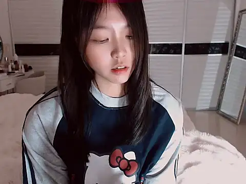 Snapshot of -Lucky_Girl chatting on February 2025 11:40:02 AM -Lucky Girl online show from February 2025 11:40:02 AM