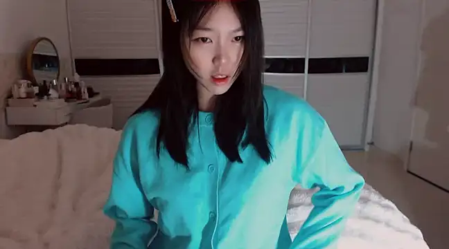 Snapshot of -Lucky_Girl chatting on February 2025 02:12:01 AM -Lucky Girl online show from February 2025 02:12:01 AM