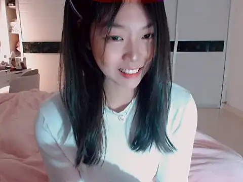 Snapshot of -Lucky_Girl chatting on February 2025 12:27:01 PM -Lucky Girl online show from February 2025 12:27:01 PM
