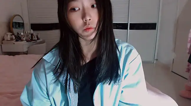Snapshot of -Lucky_Girl chatting on February 2025 11:30:01 PM -Lucky Girl online show from February 2025 11:30:01 PM