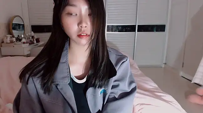 Snapshot of -Lucky_Girl chatting on February 2025 02:55:02 PM -Lucky Girl online show from February 2025 02:55:02 PM