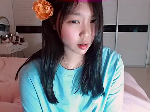 Snapshot of -Lucky_Girl chatting on February 2025 02:50:02 AM -Lucky Girl online show from February 2025 02:50:02 AM