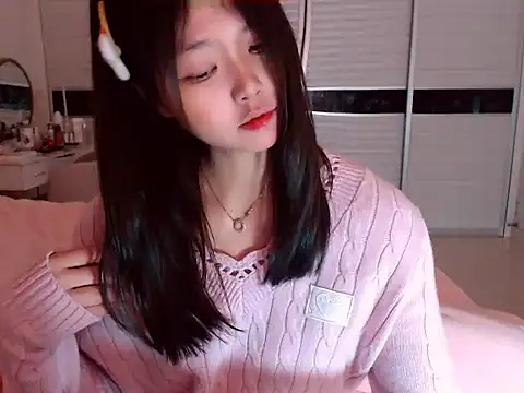 Snapshot of -Lucky_Girl chatting on February 2025 04:49:01 AM -Lucky Girl online show from February 2025 04:49:01 AM