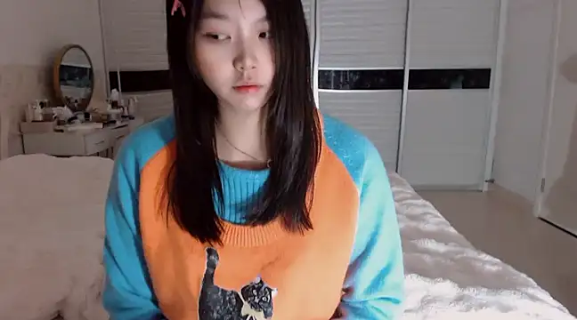 Snapshot of -Lucky_Girl chatting on March 2025 01:22:01 AM -Lucky Girl online show from March 2025 01:22:01 AM