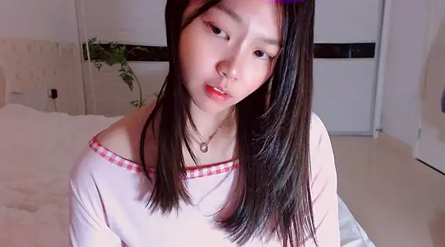 Snapshot of -Lucky_Girl chatting on March 2025 01:01:01 AM -Lucky Girl online show from March 2025 01:01:01 AM