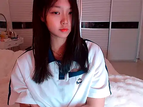 Snapshot of -Lucky_Girl chatting on March 2025 06:02:02 AM -Lucky Girl online show from March 2025 06:02:02 AM