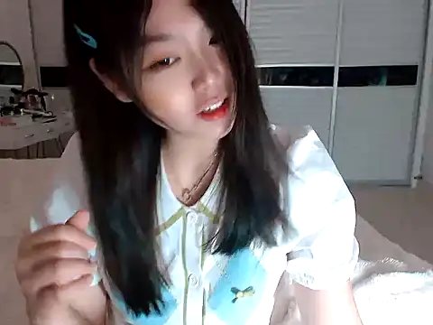Snapshot of -Lucky_Girl chatting on March 2025 12:44:01 AM -Lucky Girl online show from March 2025 12:44:01 AM