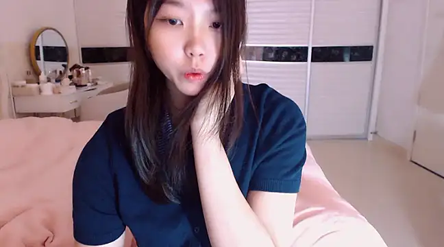 Snapshot of -Lucky_Girl chatting on March 2025 04:35:01 AM -Lucky Girl online show from March 2025 04:35:01 AM