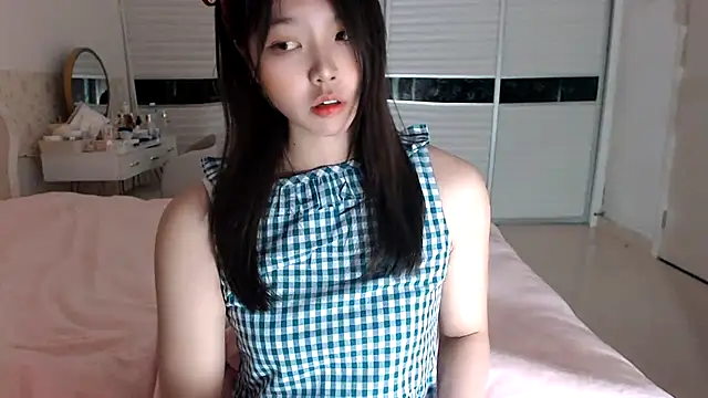 Snapshot of -Lucky_Girl chatting on March 2025 12:12:01 PM -Lucky Girl online show from March 2025 12:12:01 PM