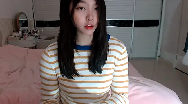 Snapshot of -Lucky_Girl chatting on March 2025 01:13:01 AM -Lucky Girl online show from March 2025 01:13:01 AM