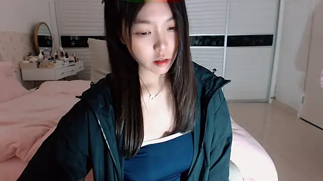 Snapshot of -Lucky_Girl chatting on March 2025 11:32:01 AM -Lucky Girl online show from March 2025 11:32:01 AM