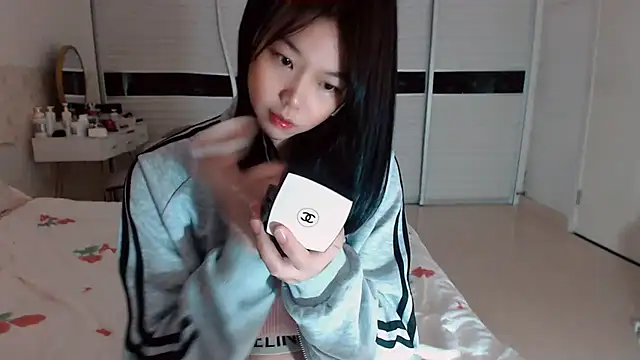 Snapshot of -Lucky_Girl chatting on September 2025 01:16:02 AM -Lucky Girl online show from September 2025 01:16:02 AM
