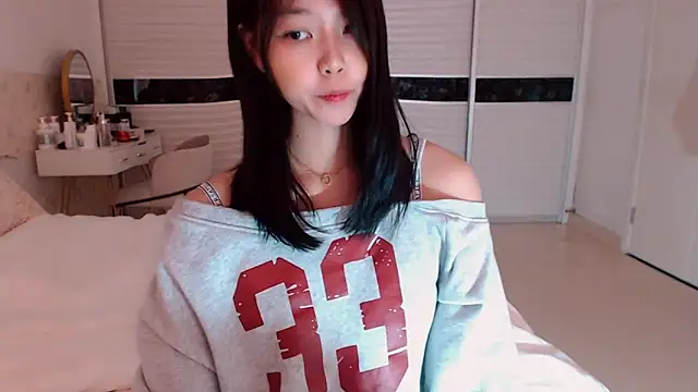 Snapshot of -Lucky_Girl chatting on September 2025 03:17:02 AM -Lucky Girl online show from September 2025 03:17:02 AM