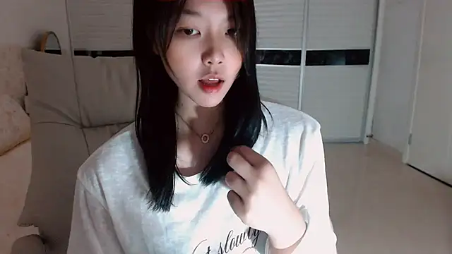 Snapshot of -Lucky_Girl chatting on September 2025 11:45:02 AM -Lucky Girl online show from September 2025 11:45:02 AM