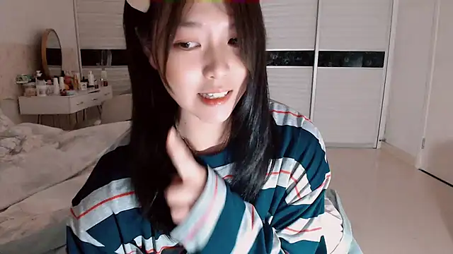 Snapshot of -Lucky_Girl chatting on October 2025 02:43:02 PM -Lucky Girl online show from October 2025 02:43:02 PM