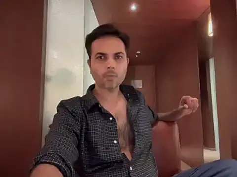 Snapshot of immog727 chatting on December 2024 01:06:02 PM immog727 online show from December 2024 01:06:02 PM