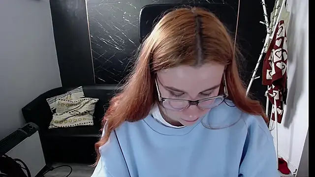 littleviki7 online show from March 2025 11:44:02 AM