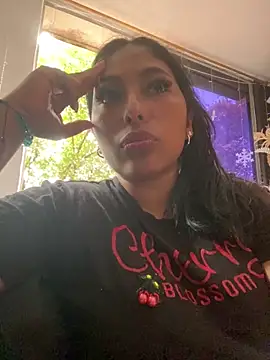 emmyjhonson07 online show from December 2024 02:49:02 PM