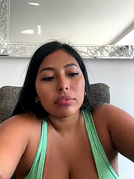 emmyjhonson07 online show from September 2025 02:16:01 PM