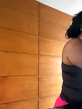 emmyjhonson07 online show from October 2025 01:52:02 PM