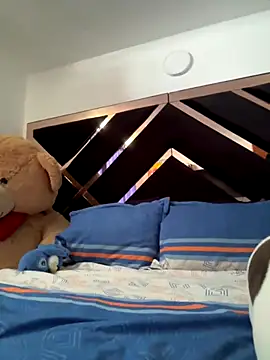 emmyjhonson07 online show from October 2025 04:16:02 PM